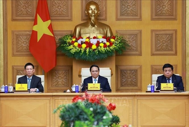 Thủ tướng Phạm Minh Chính và các Phó Thủ tướng Hồ Đức Phớc, Nguyễn Chí Dũng chủ trì tọa đàm với các doanh nghiệp châu Âu. Ảnh: Dương Giang/TTXVN