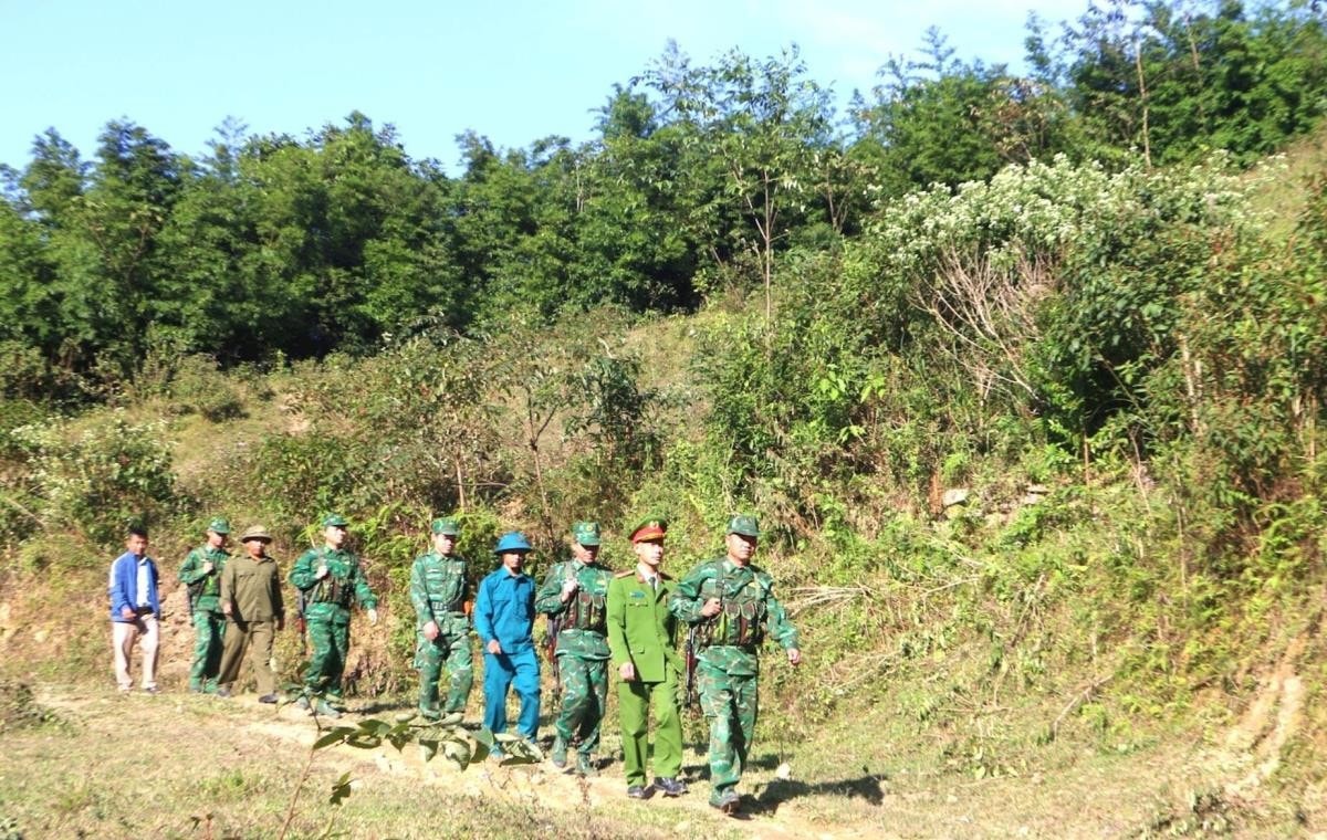 Lực lượng bộ đội Biên phòng tuần tra bảo vệ biên giới, bảo đảm an ninh trật tự, cuộc sống bình yên cho Nhân dân. Ảnh: V. Lam