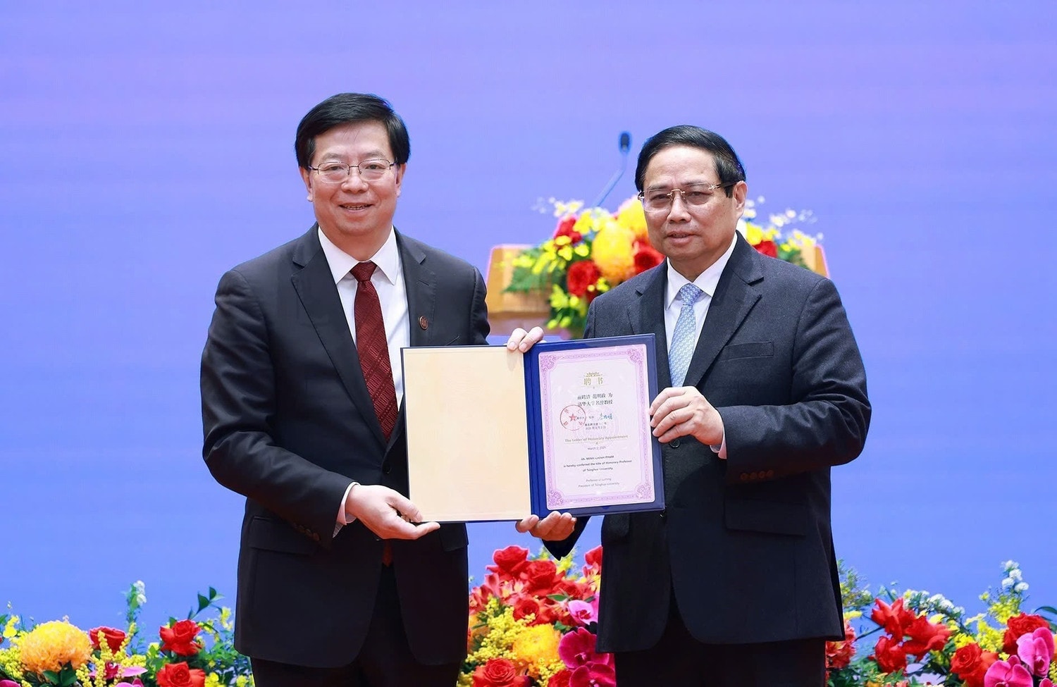 dh-thanh-hoa-trao-gs-danh-du-cho-thu-tuong.jpg