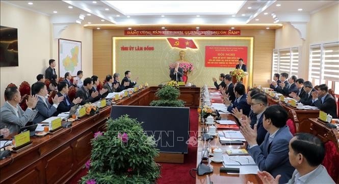 Đoàn công tác của Bộ Chính trị làm việc với Thường vụ Tỉnh ủy và lãnh đạo các ban ngành tỉnh Lâm Đồng. Ảnh: Chu Quốc Hùng/TTXVN