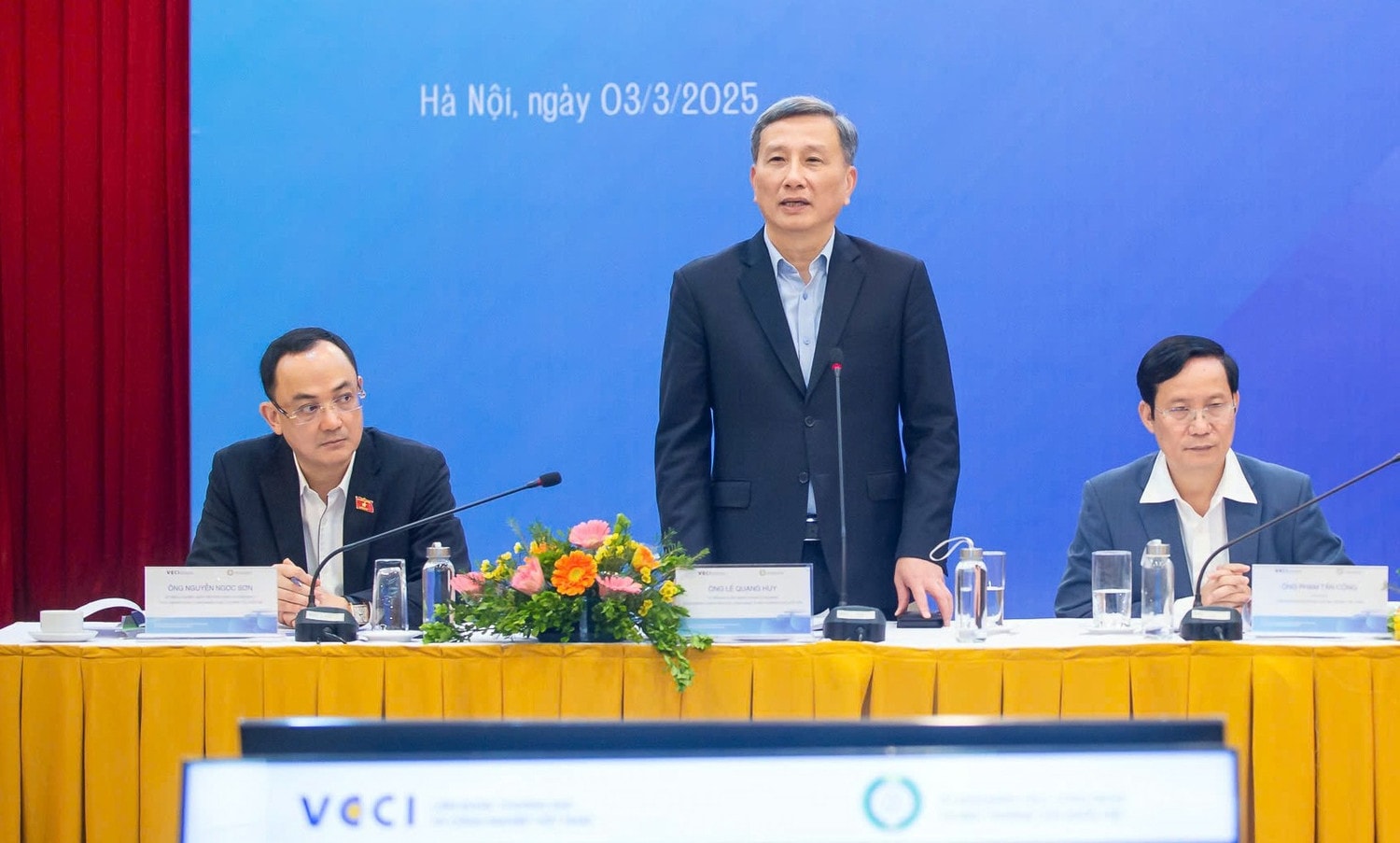 Chủ nhiệm Ủy ban Khoa học, Công nghệ và Môi trường Lê Quang Huy phát biểu tại hội thảo