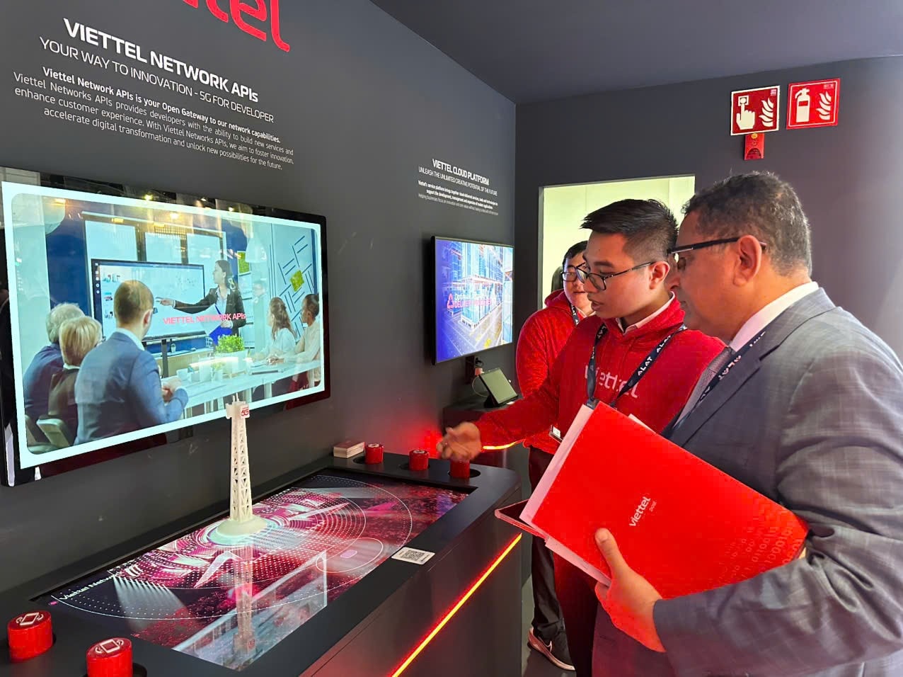 viettel-mwc-3.jpg