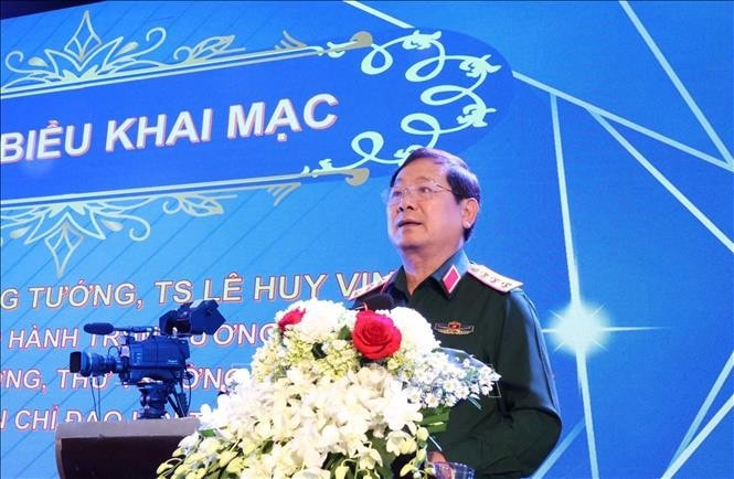 Ủy viên Trung ương Đảng, Thứ trưởng Bộ Quốc phòng, Thượng tướng, Tiến sĩ Lê Huy Vịnh - Trưởng ban Chỉ đạo Hội thảo phát biểu khai mạc