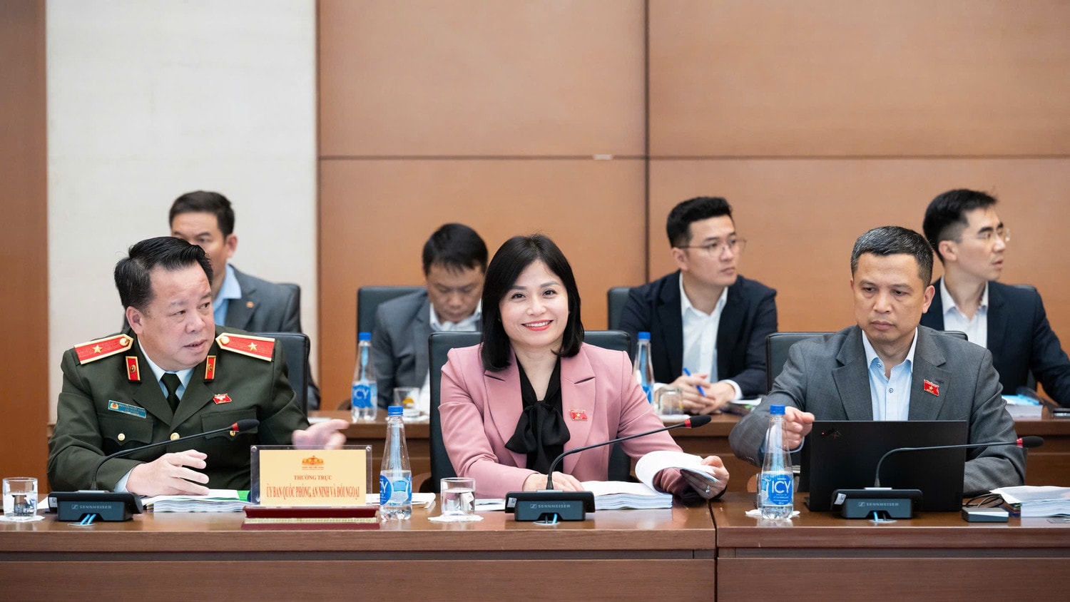 Các đại biểu tham dự Phiên họp
