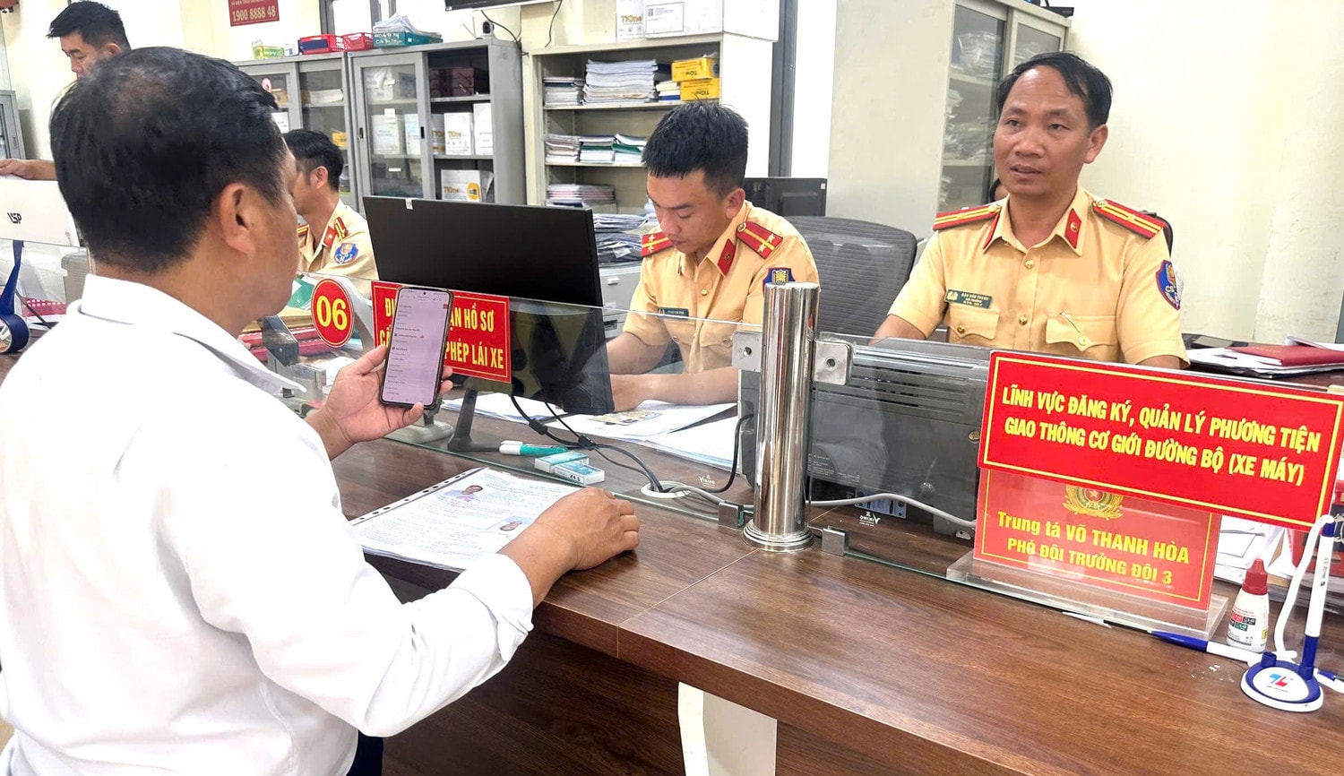 Người dân Đắk Nông đánh giá cao công tác cấp đổi GPLX của lực lượng công an nhanh chóng, thuận tiện