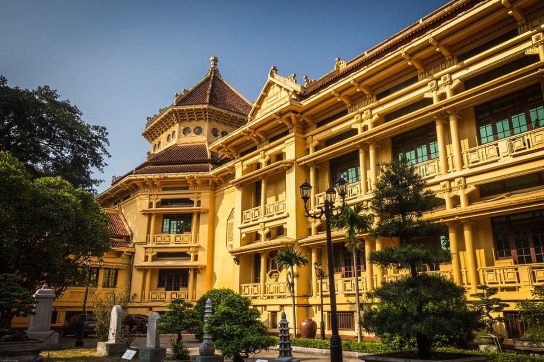 Bảo tàng Lịch sử Việt Nam tiền thân là Bảo tàng Louis Finot - một trong những công trình tiêu biểu của phong cách kiến trúc Đông Dương. Nguồn: BT