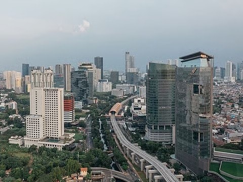 Photo: Bloomberg gulfnews-import-2022-08-18-stock-jakarta-skyline-indonesia-182b0af301b-largejpg.jpg