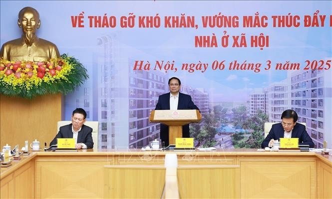 Thủ tướng Phạm Minh Chính chủ trì hội nghị thúc đẩy phát triển nhà ở xã hội. Ảnh: Dương Giang/TTXVN
