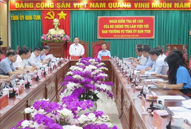 Đoàn Kiểm tra số 1922 của Bộ Chính trị làm việc với Ban Thường vụ Tỉnh ủy Kon Tum, chiều 6.3