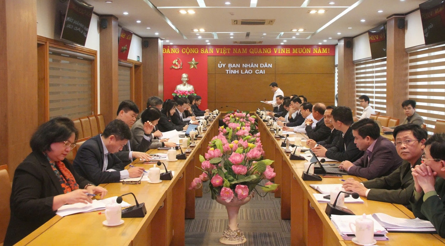 quang-canh-cuoc-lam-viec.jpg