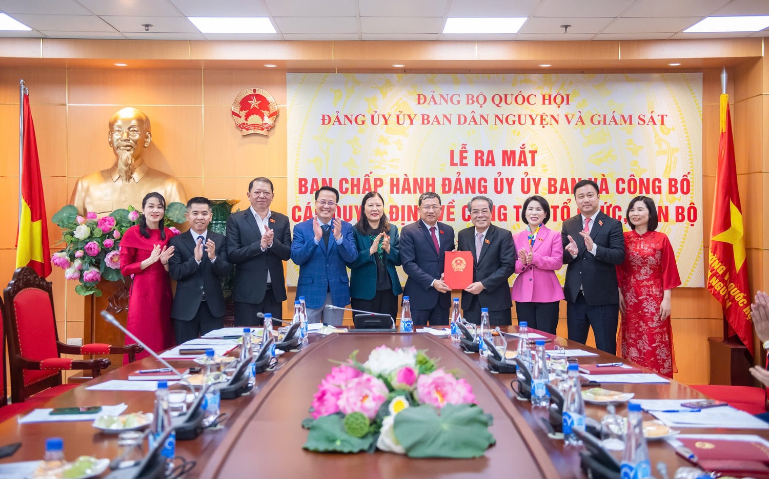 Lễ ra mắt Ban Chấp hành Đảng bộ Ủy ban Dân nguyện và Giám sát nhiệm kỳ 2020-2025