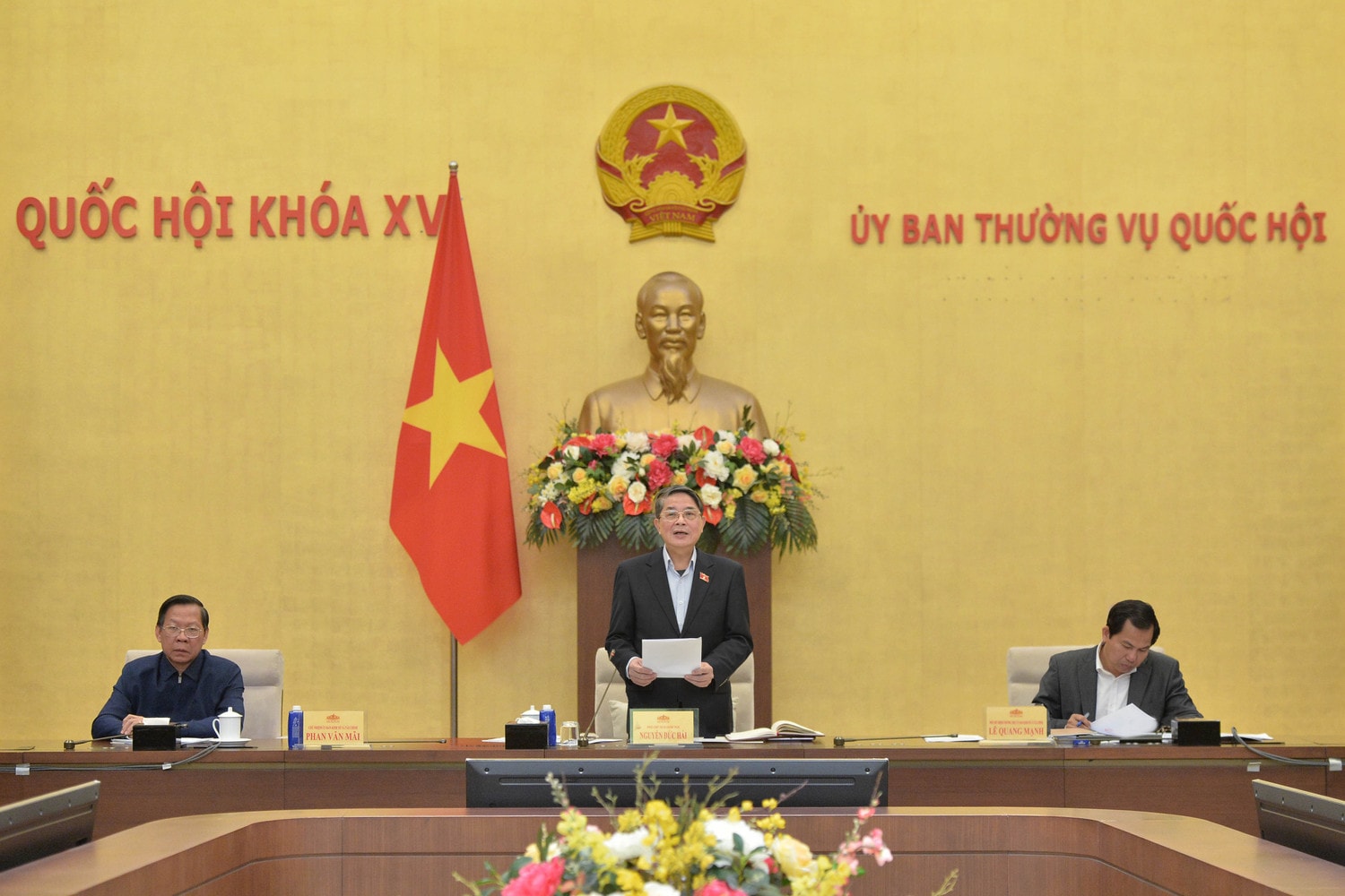 Phó Chủ tịch Quốc hội Nguyễn Đức Hải phát biểu tại phiên họp. Ảnh: Hồ Long