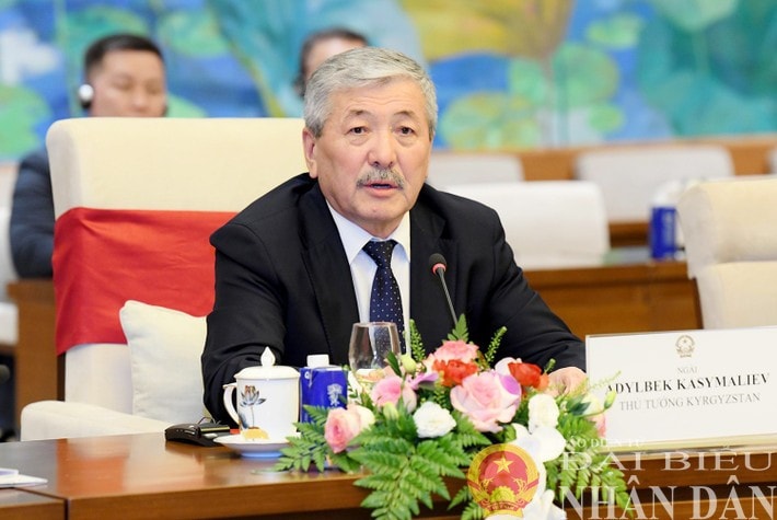 Prime Minister of Kyrgyzstan Adylbek Kasymaliev speaks at the event. Photo: Lam Hien ctqh-13.jpg