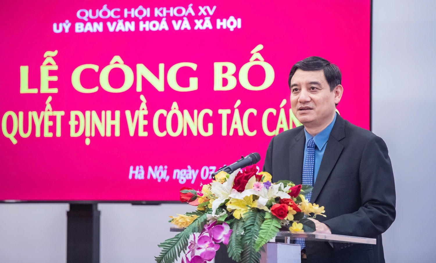 Chủ nhiệm Ủy ban Văn hóa và Xã hội Nguyễn Đắc Vinh phát biểu giao nhiệm vụ