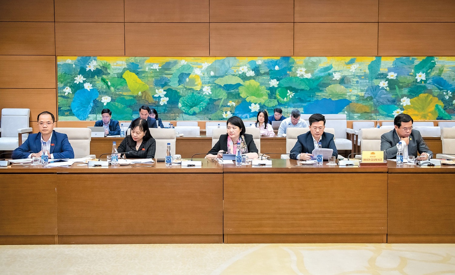 Các đại biểu tham dự phiên họp