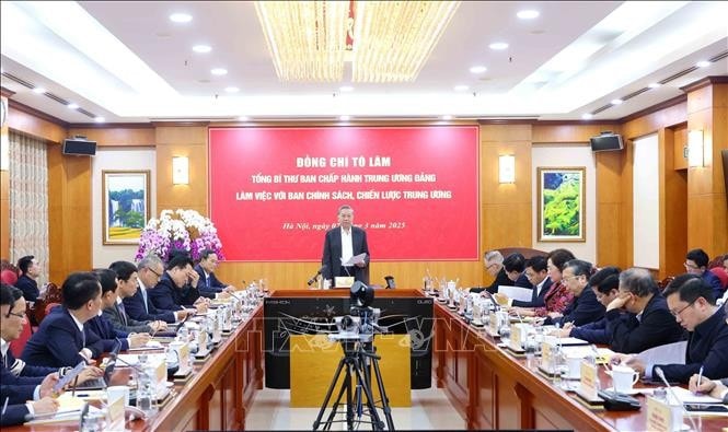 Tổng Bí thư Tô Lâm làm việc với Ban Chính sách, chiến lược Trung ương. Ảnh: Phương Hoa/TTXVN