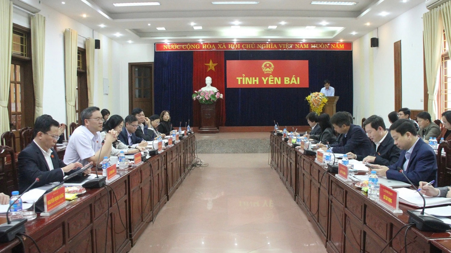 Quang cảnh cuộc làm việc