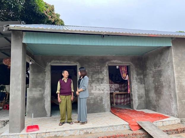 Gia đình ông Đồng Xuân Phương, xã Tiên Hội, huyện Đại Từ được hỗ trợ sửa chữa nhà trong năm 2024. Ảnh tư liệu