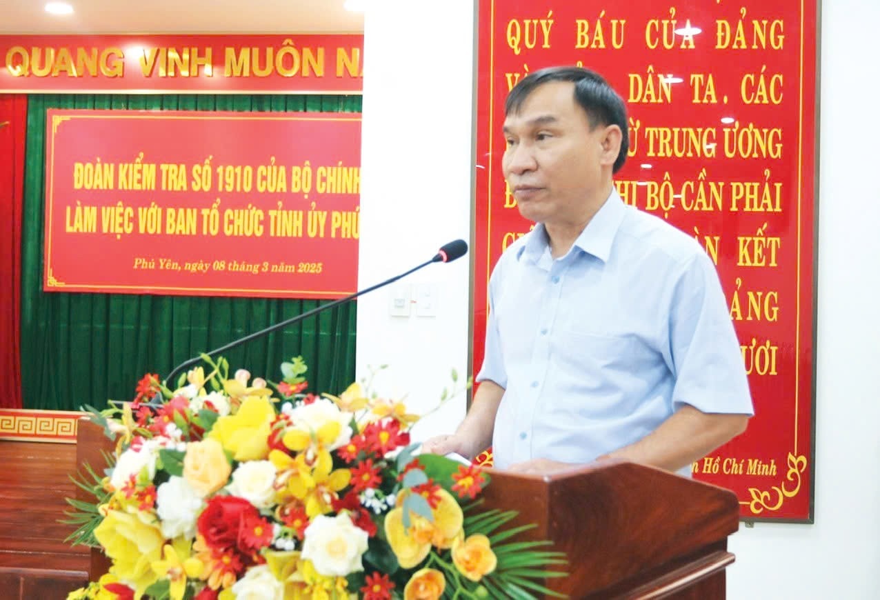 Trưởng Ban Tổ chức Tỉnh ủy Phú Yên Nguyễn Quốc Hoàn phát biểu. Ảnh: TTXVN
