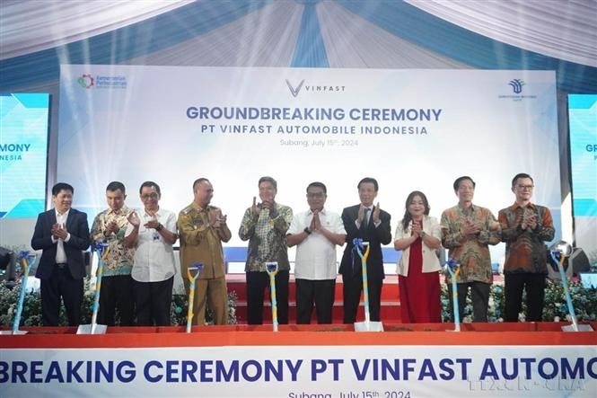 VinFast Auto khởi công xây dựng Dự án Nhà máy lắp ráp xe điện tại Subang, Tây JavaIndonesia. Nhà máy VinFast dự kiến sẽ đi vào hoạt động từ Quý IV.2025, sản xuất các mẫu xe VF 3, VF 5, VF 6 và VF 7 phiên bản tay lái nghịch cho thị trường Indonesia (15.7.2024). Ảnh: Đào Trang/TTXVN