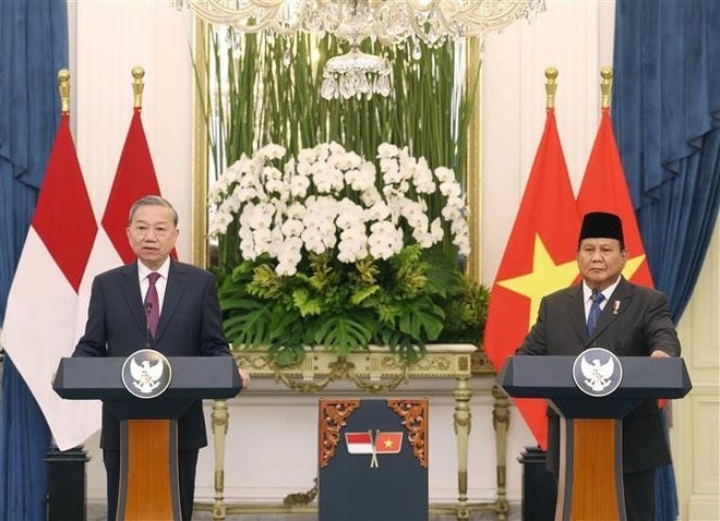 General Secretary of the CPV Central Committee To Lam and President of Indonesia Prabowo Subianto announce the outcomes of their talks at the press meeting in Jakarta on March 10. (Photo: VNA) General Secretary of the CPV Central Committee To Lam and President of Indonesia Prabowo Subianto announce the outcomes of their talks at the press meeting in Jakarta on March 10. (Photo: VNA)