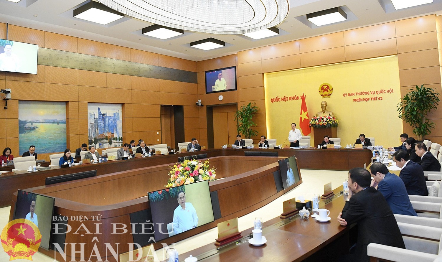 Quang cảnh phiên họp. Ảnh: Lâm Hiển