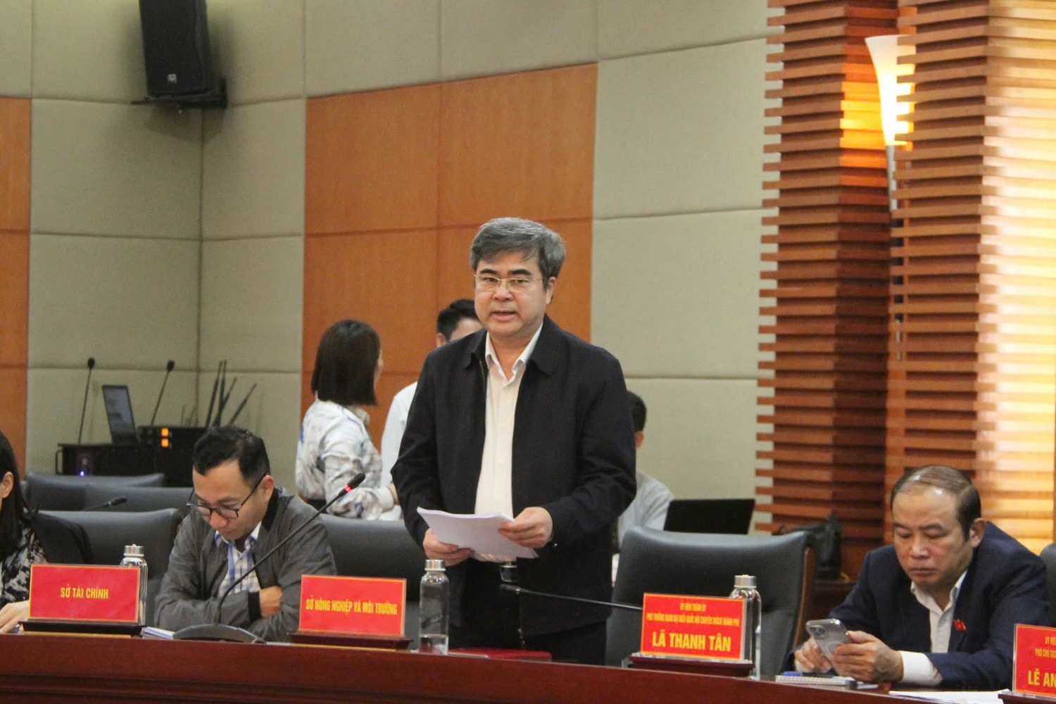 Đại diện Sở Nông nghiệp và Môi trường TP. Hải Phòng báo cáo tại cuộc làm việc