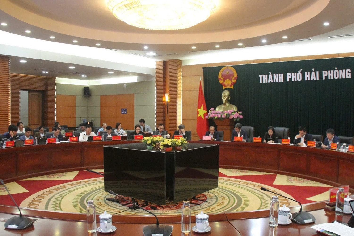 Quang cảnh cuộc làm việc