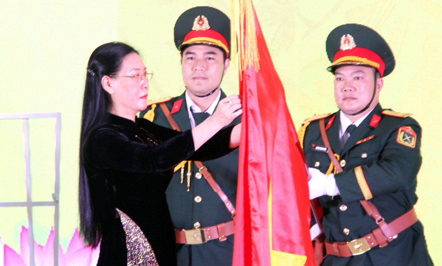 khoi-nghia-ba-to-a2.jpg