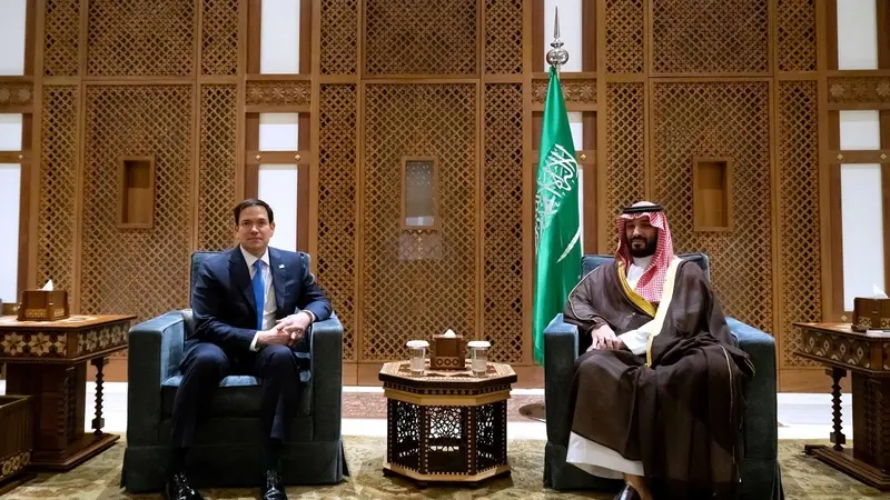 thai-tu-a-rap-xe-ut-mohammed-bin-salman-mbs-gap-ngoai-truong-my-marco-rubio-trai-tai-thanh-pho-jeddah-ben-bien-do-10-3-2025-al-arabiya-1741662569322458725382.png
