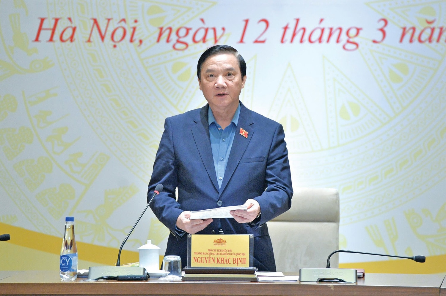 b9c3a81a-6b72-47cc-afc1-cd51c4f8c6d9.jpg
