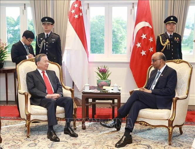 Tổng Bí thư Tô Lâm hội kiến Tổng thống Singapore Tharman Shanmugaratnam. Ảnh: Thống Nhất/TTXVN