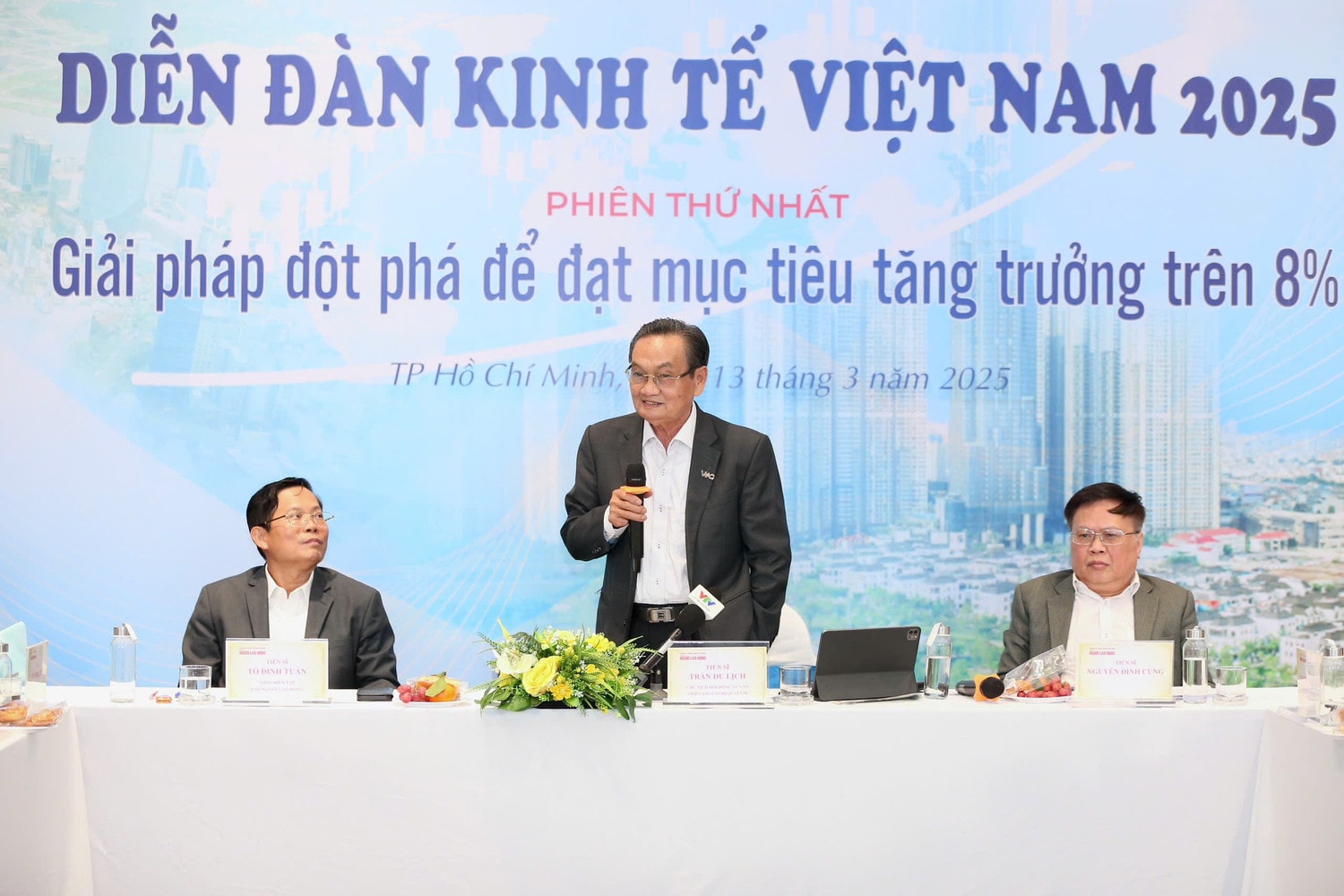 TS. Trần Du Lịch phát biểu tại diễn đàn. Ảnh: Q. Khánh
