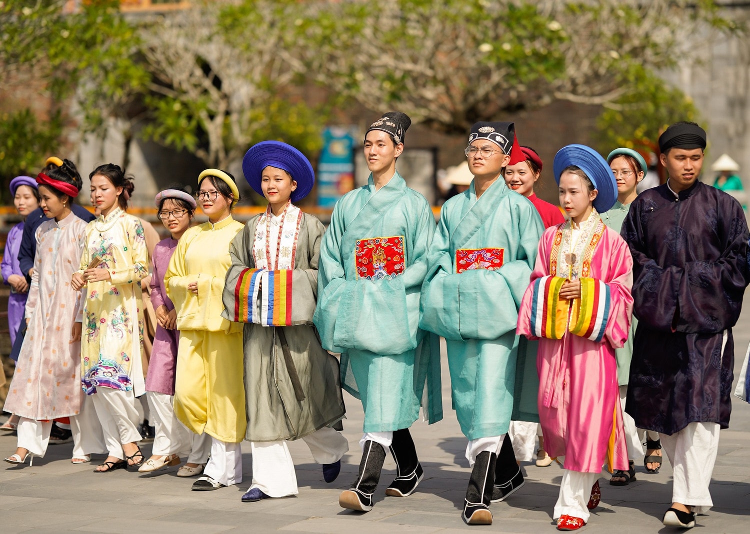 aodai-congdong-2024fes-1.jpg