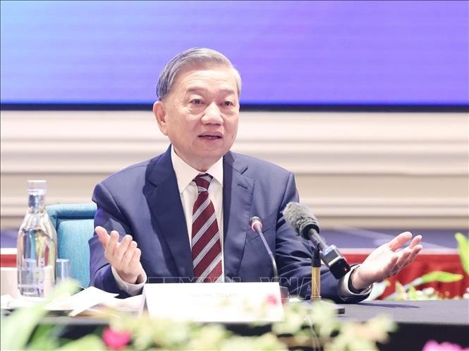 Tổng Bí thư Tô Lâm phát biểu tại Tọa đàm doanh nghiệp Việt Nam - Singapore. Ảnh: Thống Nhất/TTXVN