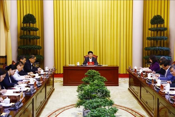 Chủ tịch nước Lương Cường làm việc với Văn phòng Chủ tịch nước về công tác quốc phòng, an ninh. Ảnh: Lâm Khánh/TTXVN