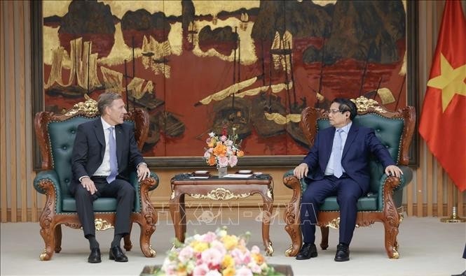 Thủ tướng Phạm Minh Chính tiếp Phó Chủ tịch điều hành toàn cầu Tập đoàn Airbus Wouter van Wersch. Ảnh: Dương Giang/TTXVN