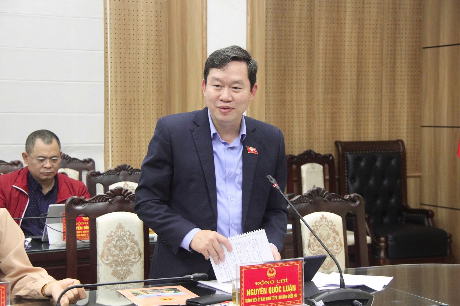 Phó Trưởng Đoàn ĐBQH tỉnh Yên Bái Nguyễn Quốc Luận phát biểu