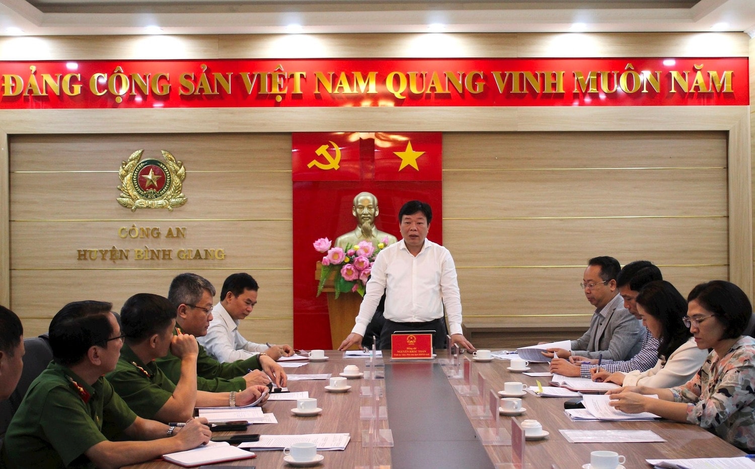 Toàn cảnh buổi giám sát tại Công an huyện Bình Giang. Ảnh: Phong Tuyết