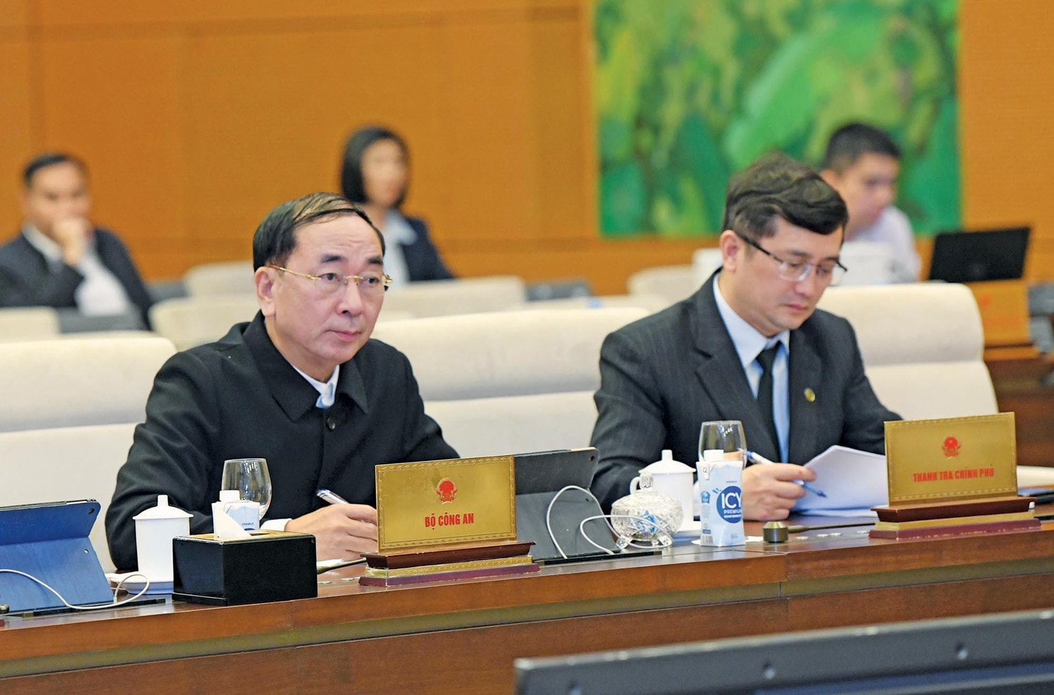 Các đại biểu tham dự phiên họp