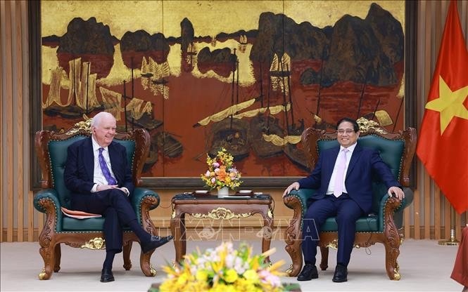 Thủ tướng Phạm Minh Chính tiếp ông Thomas J. Vallely, Cố vấn cấp cao về Việt Nam tại Viện Đông Nam Á thuộc Đại học Columbia (Hoa Kỳ). Ảnh: Dương Giang/TTXVN