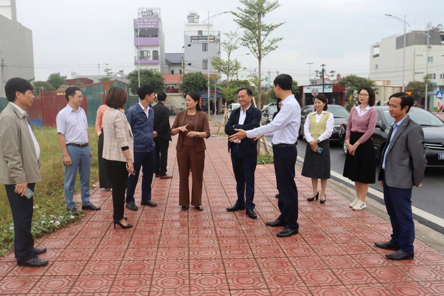 Thường trực HĐND tỉnh Nam Định giám sát tại một số đơn vị, địa phương trên địa bàn tỉnh. Ảnh: Thu Phương