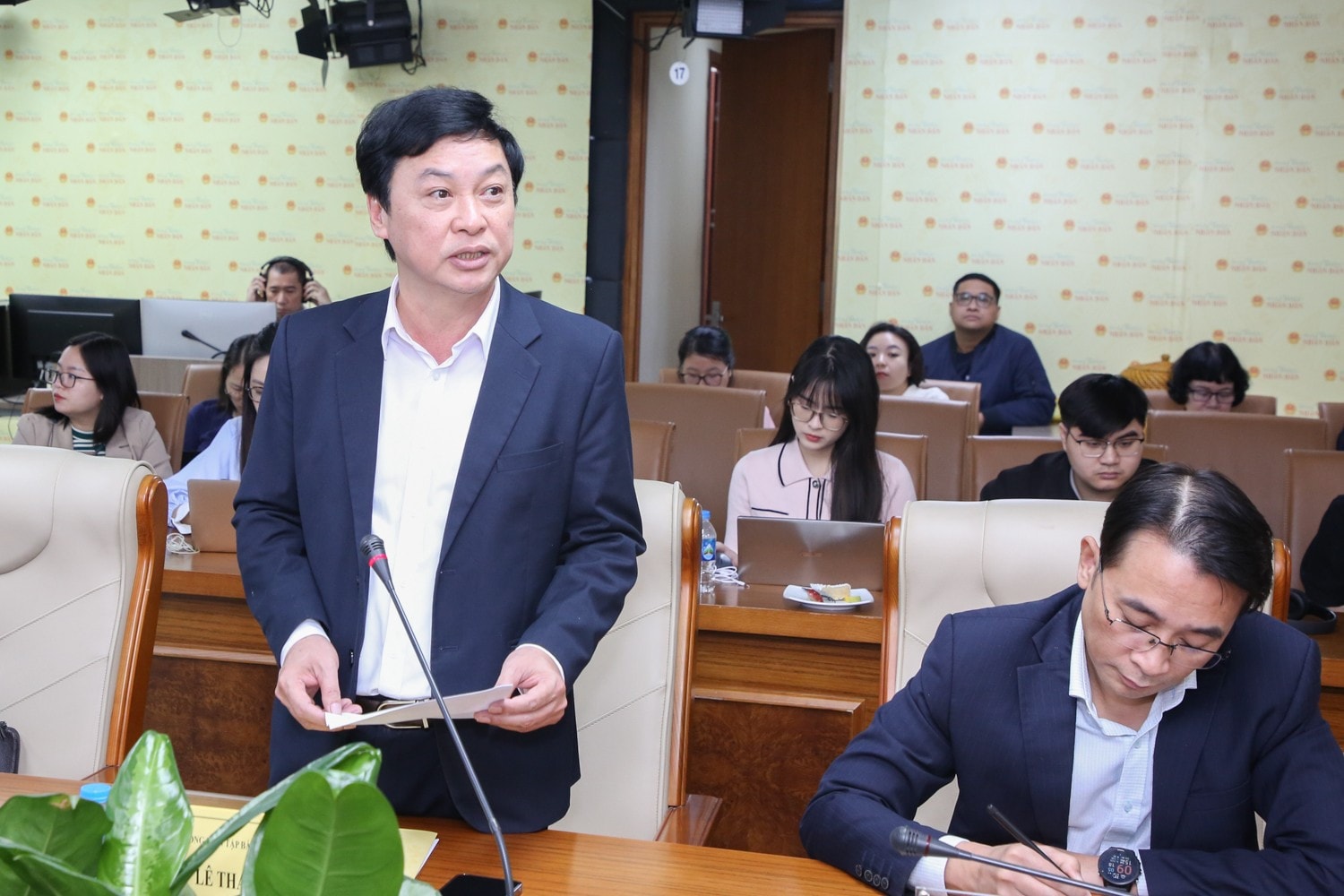 Phó Tổng Biên tập Báo Đại biểu Nhân dân Lê Thanh Kim phát biểu khai mạc tọa đàm. Ảnh: Duy Thông