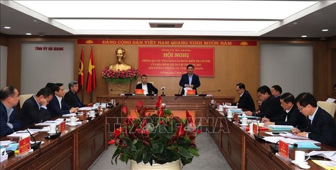 Bí thư Tỉnh ủy Hà Giang Hầu A Lềnh phát biểu tại buổi làm việc.