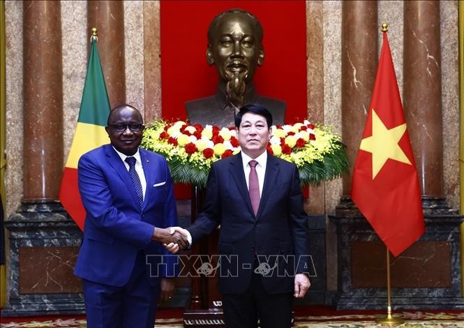 Chủ tịch nước Lương Cường với Đại sứ Cộng hoà Congo Jaques Jean Luc Nyanga. Ảnh: Lâm Khánh /TTXVN