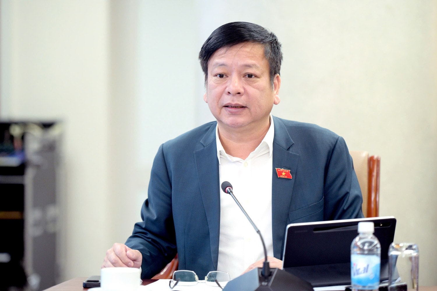 Phó Chủ nhiệm Ủy ban Pháp luật và Tư pháp Nguyễn Trường Giang phát biểu