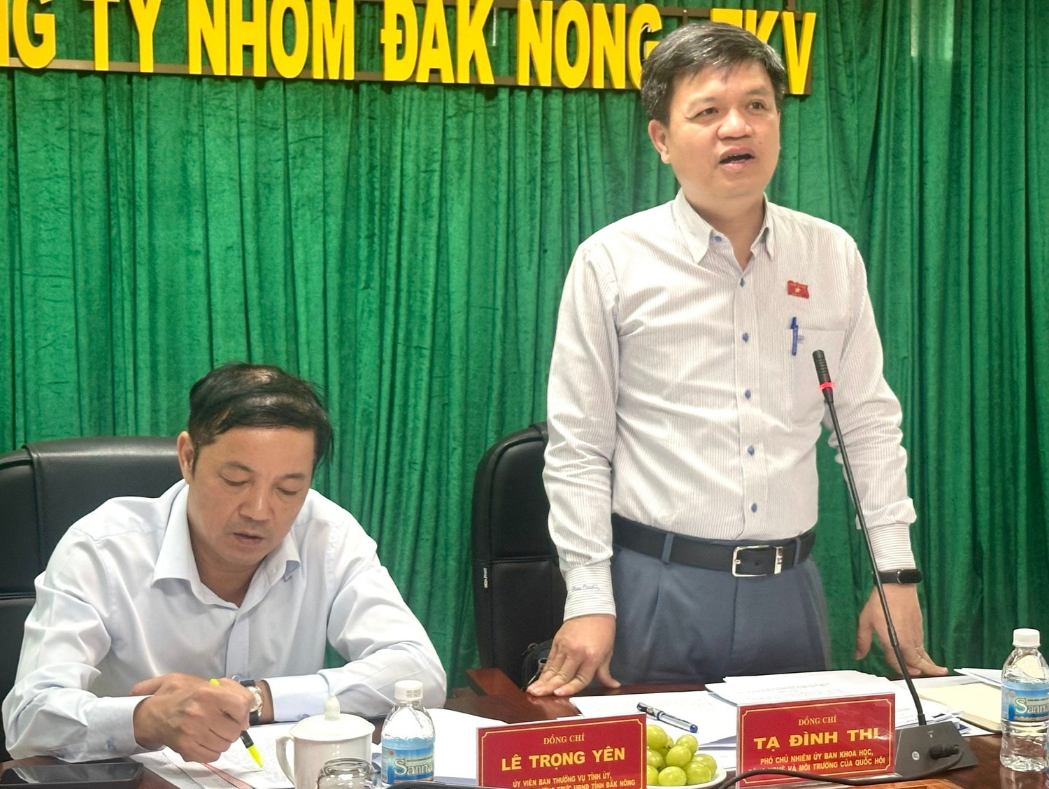 Phó Chủ nhiệm Ủy ban Khoa học, Công nghệ và Môi trường Tạ Đình Thi phát biểu kết luận cuộc làm việc