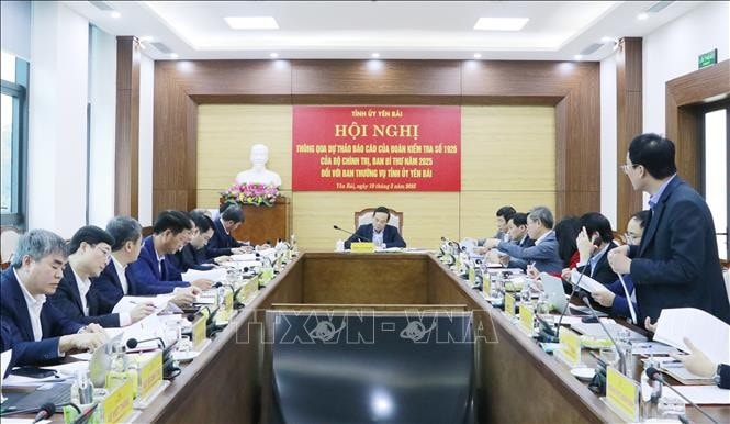 Quang cảnh buổi làm việc