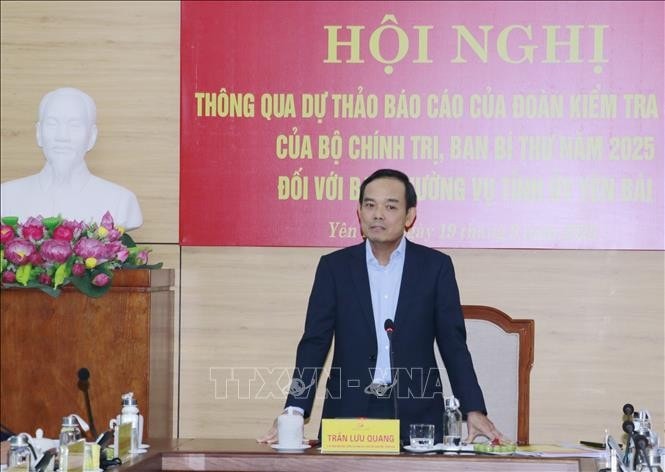 Bí thư Trung ương Đảng, Trưởng Ban Chính sách, chiến lược Trung ương, Trưởng Đoàn kiểm tra Trần Lưu Quang kết luận buổi làm việc.