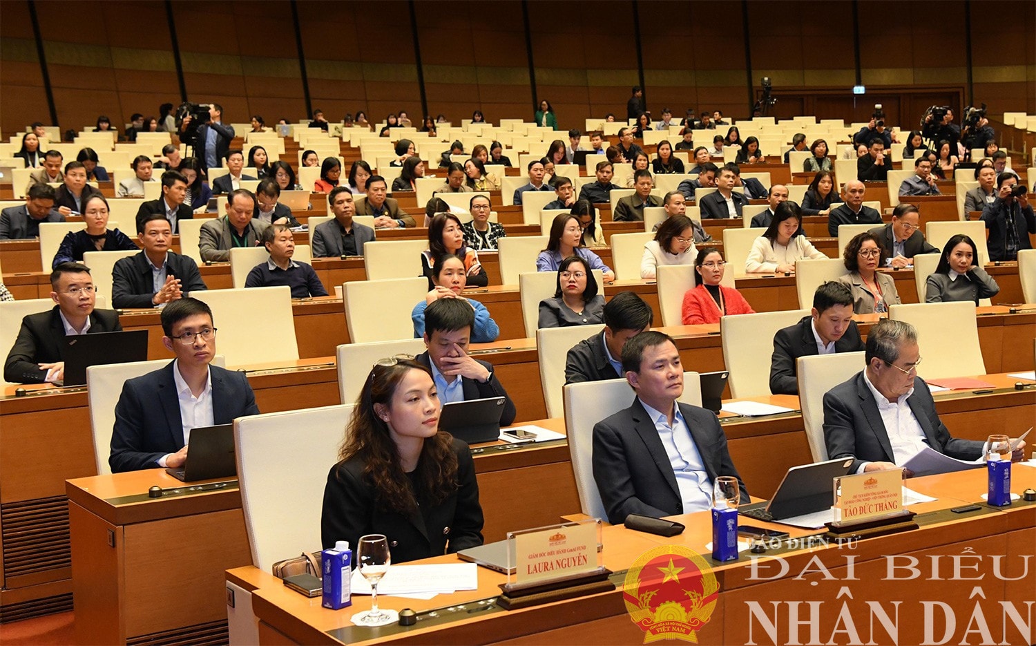Các đại biểu dự hội nghị. Ảnh: Lâm Hiển